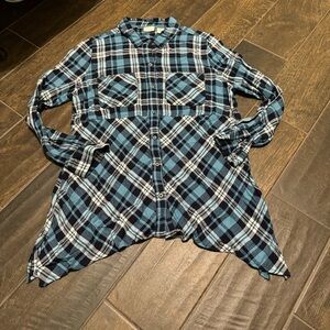EUC Westbound Plaid Tunic Buttondown Top